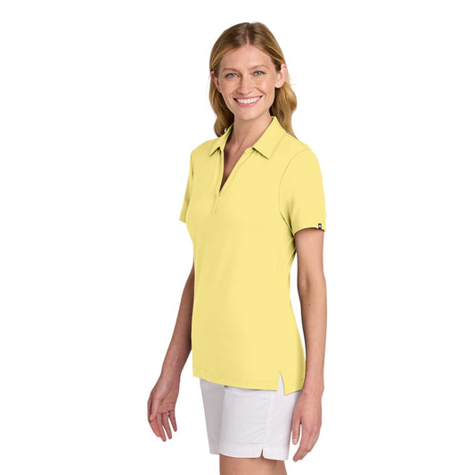 TravisMathew Women’s Glenview Solid Polo - Pale Yellow